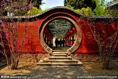 红墙圆门大图 点击还原