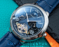 45 毫米双时区自动机械手表银色黑色表盘带定制蓝色皮革展开式表扣