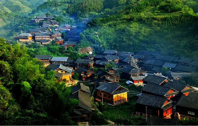 侗族这些建筑古迹竟美成这样，你都来过了吗? : 让我们一起仔细看看通道都有哪些特色建筑吧，他们到底长什么样！ 芋头古侗寨 摄影/李双喜 通道是 ...