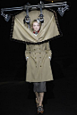 Viktor & Rolf Fall 2007 Ready-to-Wear Fashion Show : See the complete Viktor & Rolf Fall 2007 Ready-to-Wear collection.