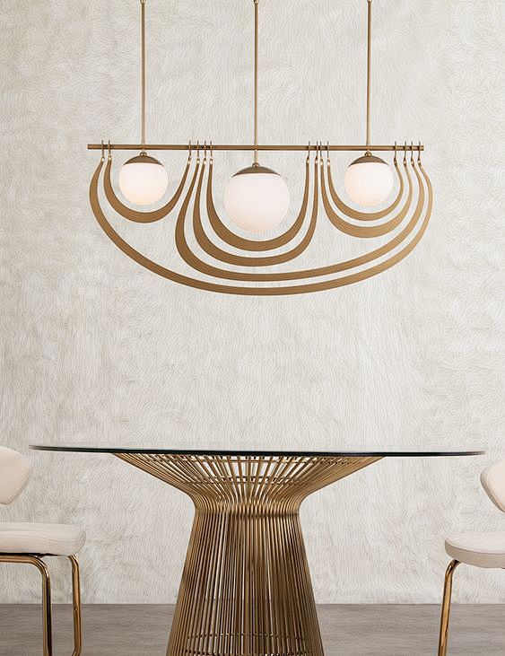 Modern dining room w...