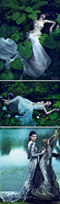 视觉志：时尚杂志《Vogue》美国版2011年11月刊封面人物，电影《龙纹身的女孩》 女主演鲁妮·玛拉 (Rooney Mara)。丨摄影：Mert Alas / Marcus Piggott