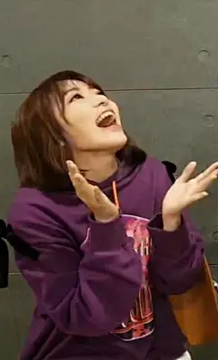 宮脇咲良小樱花 

自从饭上宫脇咲良后
就在也不用担心没有表情包了
入股不吃亏 ​​​​