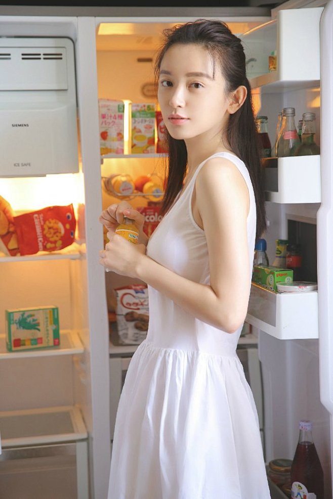 我还是很喜欢你，像风走了八千里，不问归期...