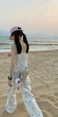 壁纸“我们之间最不可替代，却又如鸿毛随时可弃”-今日头条