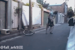 笑多了会怀孕：俄罗斯人把骑自行车变成了一...