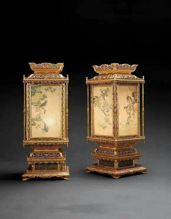 宫灯又称宫廷花灯,是中国彩灯中最富有特色.