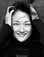                                                         #FashionModels# Ai Tominaga 富永爱，日本国民级超模。身高178的爱酱，拥有亚洲模特中少见的绝佳比例。极具韵味的丹凤眼配上完美的骨相，她如同猫咪般的魅惑之美令人过目难忘。15岁出道、17岁进军国际时装周、21岁嫁给甜品师、产后火速瘦身抱子走秀、26岁离婚逐渐淡出国际T台…爱酱的人生仿佛两倍速 ​​​​...展开全文c                           