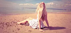 海边漂亮美女壁纸-桌面背景图片-高清壁纸下载-彼岸桌面