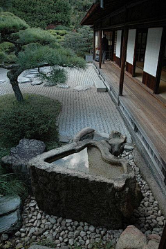 太极小白熊采集到日式