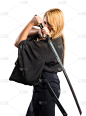 女人穿得像武士