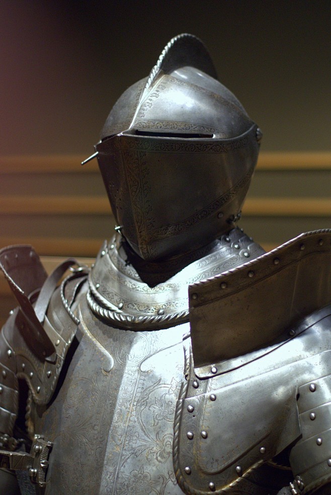 knight_armor_the_mid...