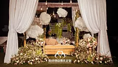 2015熹澐作品分享—爱的狂欢 By @熹澐创意婚礼定制 : 踮脚尖，舞动曼妙身姿。
放声笑，酒光觥筹交错。
月影下，跃步朵朵白云。
一曲爱很简单是我们相识的序曲,今日你我挽手,舞起属于你我那一段段青春摇曳的故事。醉意华年里的琴瑟笙箫，这是属于我们的狂欢。
我们，只如初见。