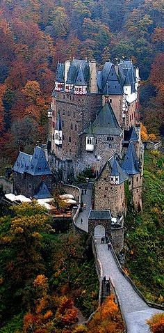 Burg Eltz Castle ove...