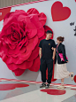 开发区安盛惊现巨型玫瑰大连是懂浪漫的