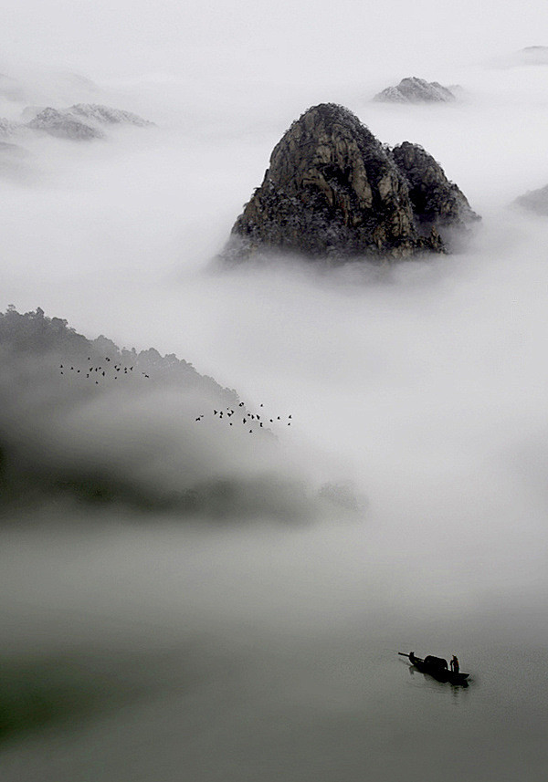 【诗情画意】浩渺烟波连天地，氲氲云海探泉...