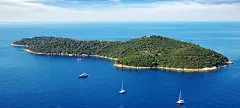 大海中美丽的岛屿摄影 海报banner 海水 海洋 自然景观 风景 飞艇 高清 摄影照片 设计图片 免费下载 页面网页 平面电商 创意素材 png图片