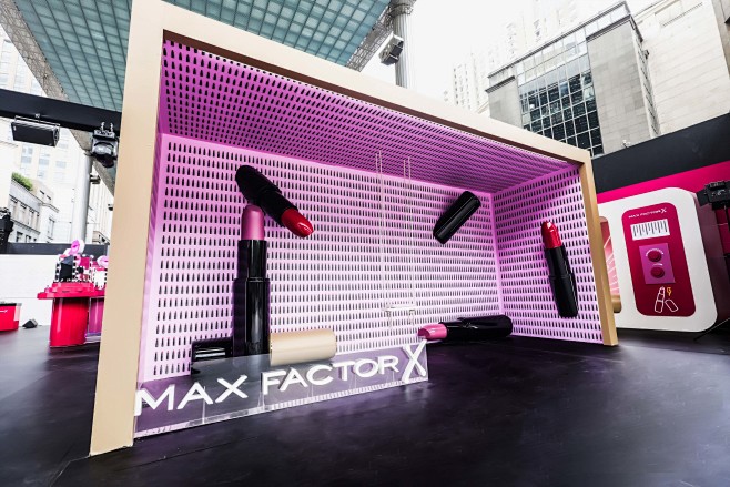 You X Max Factor把本色活...