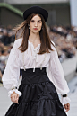 Chanel香奈儿2020年春夏高级成衣时装发布秀_秀场细节