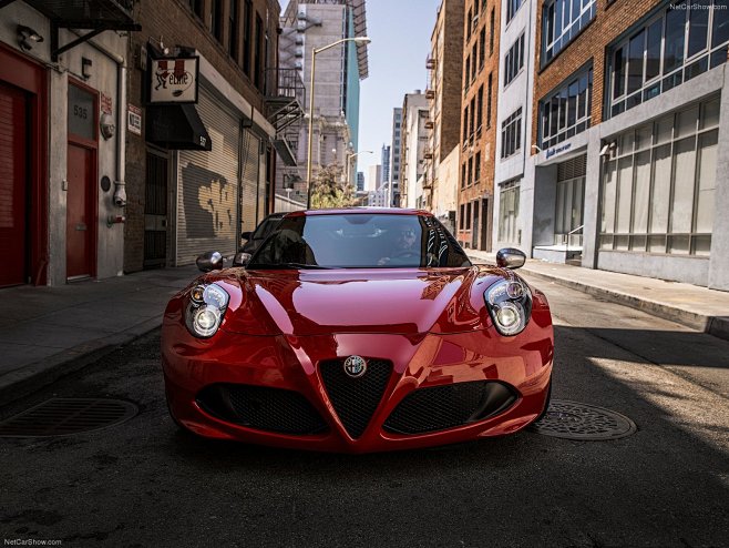 Alfa Romeo 4C Coupe ...