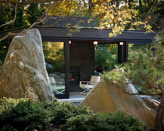Glass House in the G...