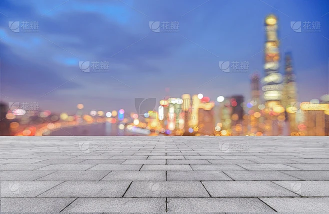 空荡的砖地和近处的现代城市景观素材-花瓣网