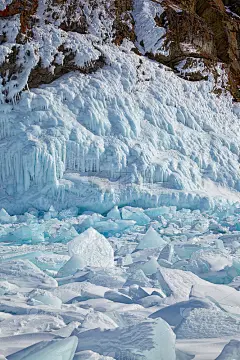 贝加尔湖霍博伊角上的冰