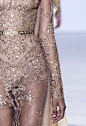 Elie Saab Haute Couture SS 2017 Detail┃通过这些手工刺绣于薄纱之上的珠片宝石，把服装本身变成一件精美绝伦的艺术品～ ​​​​