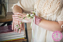 尚尚国际爱克拉婚礼采集到新娘手腕花