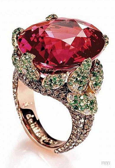 Grisogono红宝石戒指
红宝石的迷...