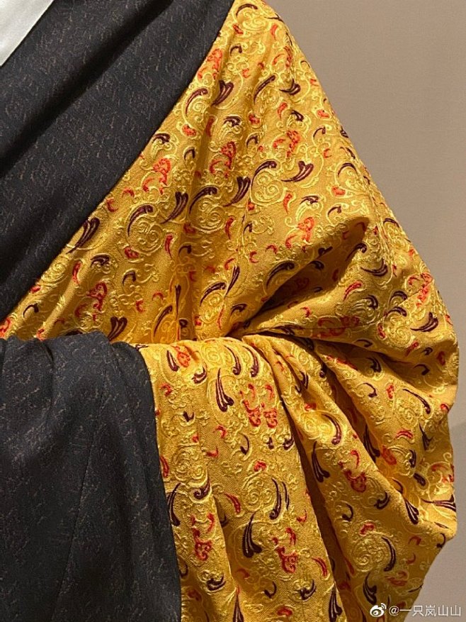 汉服超话 中国国家博物馆，中国古代服饰展览～#汉服##文物##汉服纹样#