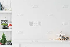 客厅圣诞室内斯堪的纳维亚风格。圣诞树、玩具、礼品盒。墙模型。海报模型。Canva Mockup. 3