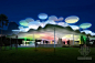 英国格雷姆肖建筑事务所（Grimshaw）2011年赢得了为巴西设计一个临时展览馆的竞争——Mobilizarte Mobile Pavilion。这个临时展览馆将在巴西巡回展出，直到2016年奥运会举行。这个设计方案的建筑材料主要是木头，追求环保和经济性，并且能因地制宜地进行安装。建筑物的活动的箔片和由塑料气球构成的屋顶，给人以新奇梦幻的感受，同时形成一个自然通风系统。