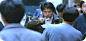 星爷GIF出处：1990年周星驰、张学友主演的香港动作喜剧电影【咖喱辣椒】。