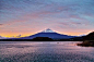 不同时刻下的富士山。丨来自日本摄影师Kimura Harumitu。