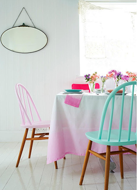 粉紫色的渐变色桌布