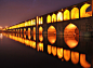 三十三孔桥被誉为萨非桥梁设计最著名的代表之一。
