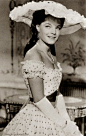 【茜茜公主】永远的茜茜公主——罗蜜.施耐德。当她在银幕上微笑，你就绝不会怀疑天使的存在。
