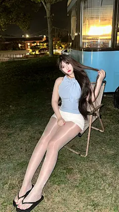 相信爱 还是相信你呢#甜御 #女大学生 #ootd穿搭 #丝 - 抖音