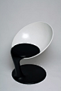 ingenious/humorous modern seat design by alexander nettesheim : Auslaufmodel