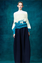 Delpozo Pre-Fall 2017 Fashion Show : The complete Delpozo Pre-Fall 2017 fashion show now on Vogue Runway.