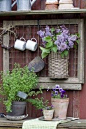 I've made a lovely wall for the shed, and so compliments to Red and Irma who told me take what I have and make it work..........