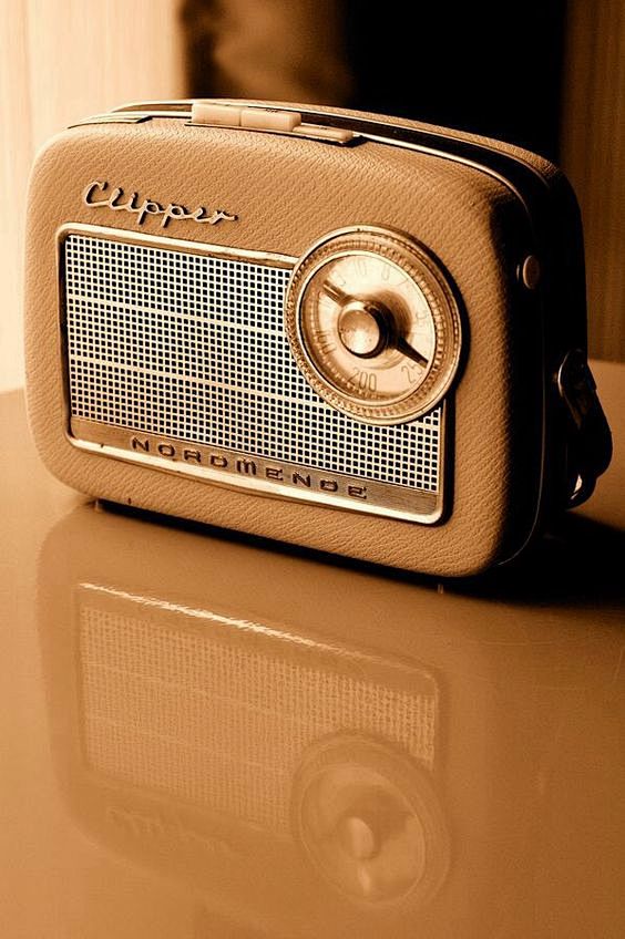 Clipper radio