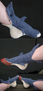 天气寒冷，这样霸气的鲨鱼毛线袜想要吗？