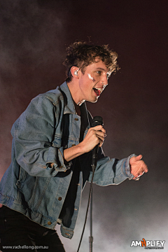 白夜忘采集到troye sivan