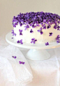 cake decoration with edible flowers | pink edible flowers?: 