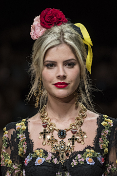 三天er采集到Dolce&Gabbana2019年春夏高级成衣时装发布