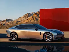 小鹏P7 2025款 750km 高性能版 小鹏 38/40张图片大全_汽车官图图库-汽车之家