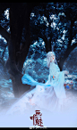 #欧巴客片集# 
  —-画中魅—-

故人曾遗卷，藏我半生衣。
几旬春来冬往不见君。
夜来忽闻花低语，
弹指间泠泠如月，画已成魅。...