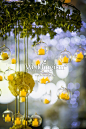 上海WeddingIsm婚礼主义【气泡婚礼——Bloo】 By @WeddingIsm婚礼主义 : 漫天飞舞的气泡，璀璨的香槟喷泉，悬空的透明椅子，芬芳的黄色玫瑰，这一天所有的一切只为你的一个笑颜。